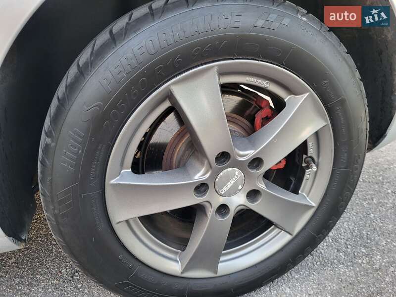 Універсал Opel Astra 2011 в Вінниці