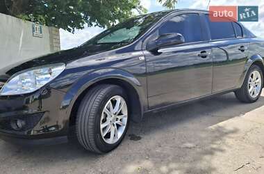 Седан Opel Astra 2011 в Полтаве