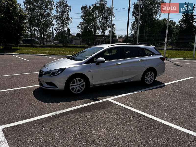 Универсал Opel Astra 2019 в Житомире