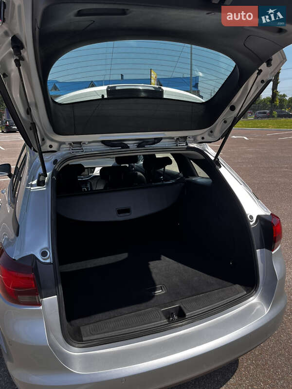 Универсал Opel Astra 2019 в Житомире