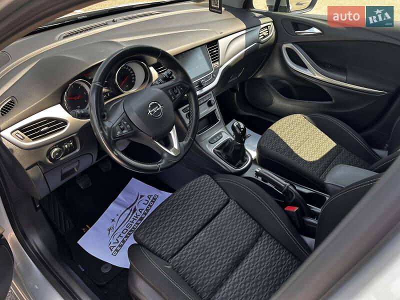 Универсал Opel Astra 2019 в Житомире