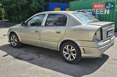 Седан Opel Astra 2005 в 