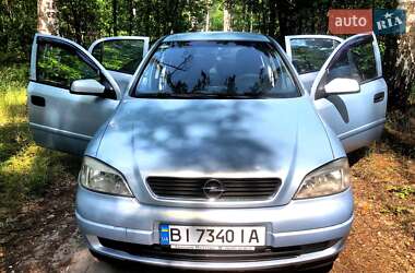 Седан Opel Astra 2004 в Охтирці