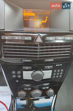 Хэтчбек Opel Astra 2009 в 