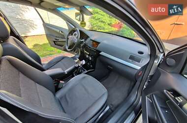 Хэтчбек Opel Astra 2009 в 