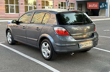 Хетчбек Opel Astra 2006 в 