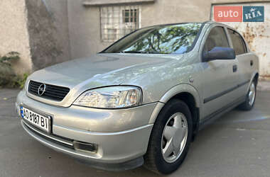 Седан Opel Astra 2006 в Одессе