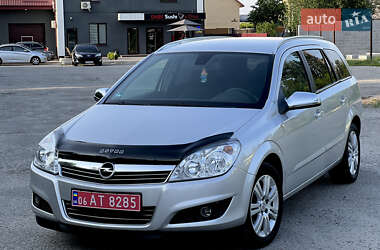 Универсал Opel Astra 2008 в Звягеле