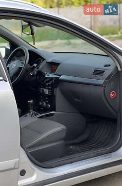 Универсал Opel Astra 2008 в 