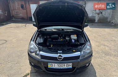 Хэтчбек Opel Astra 2006 в 
