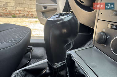Хэтчбек Opel Astra 2006 в 