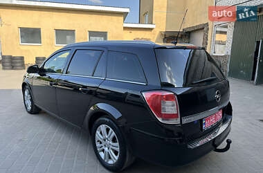Универсал Opel Astra 2010 в 