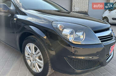 Универсал Opel Astra 2010 в 