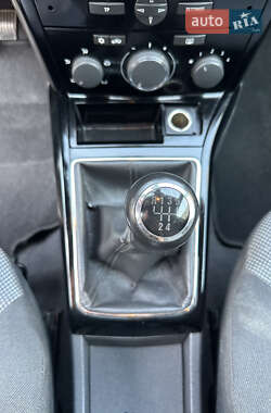 Универсал Opel Astra 2010 в 