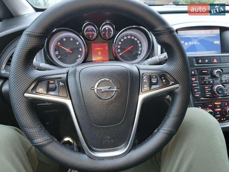 Універсал Opel Astra 2012 в Кременчуці