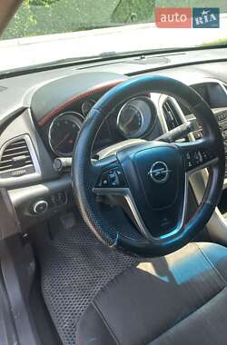 Универсал Opel Astra 2012 в 