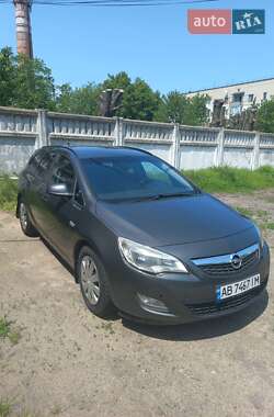 Универсал Opel Astra 2012 в 
