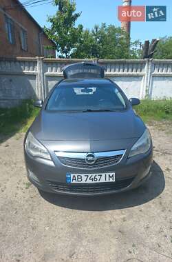 Універсал Opel Astra 2012 в Вінниці