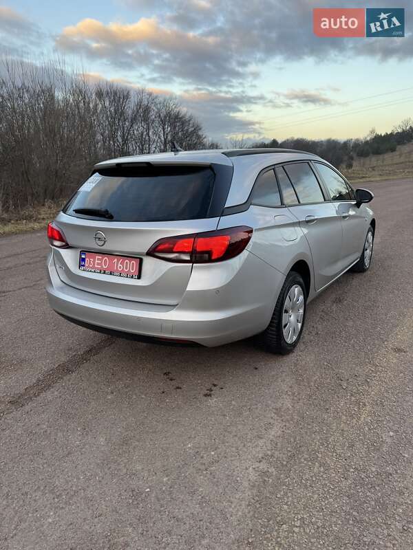 Універсал Opel Astra 2019 в Долині