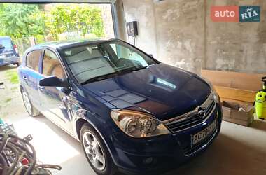 Хэтчбек Opel Astra 2008 в 