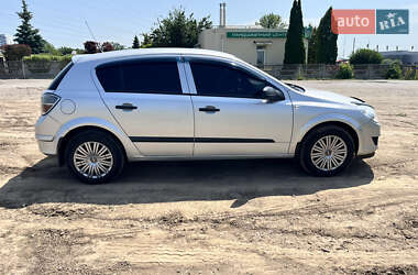 Хэтчбек Opel Astra 2008 в 