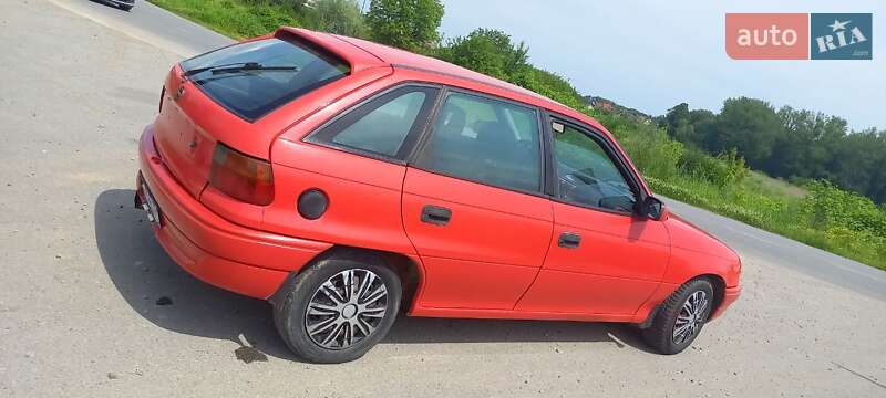 Хэтчбек Opel Astra 1996 в Самборе