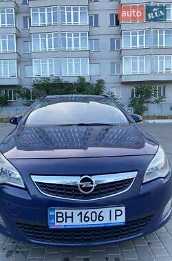 Універсал Opel Astra 2012 в Одесі