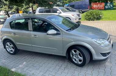 Хэтчбек Opel Astra 2008 в 