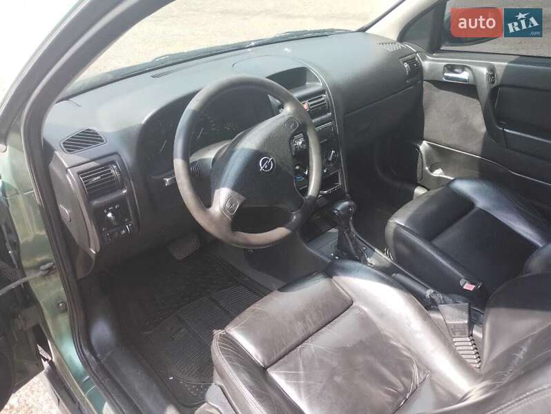 Хетчбек Opel Astra 2000 в Димері