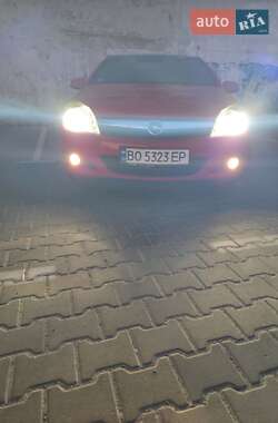 Хэтчбек Opel Astra 2007 в 