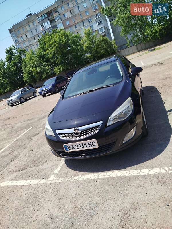 Универсал Opel Astra 2011 в 