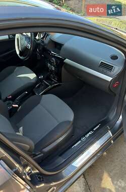 Універсал Opel Astra 2010 в 