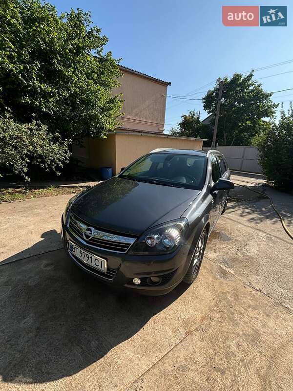 Opel Astra 2010