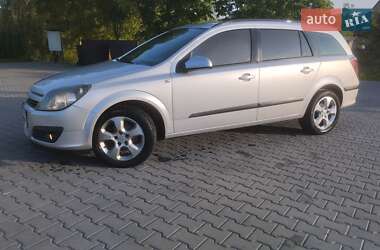 Универсал Opel Astra 2004 в Зборове