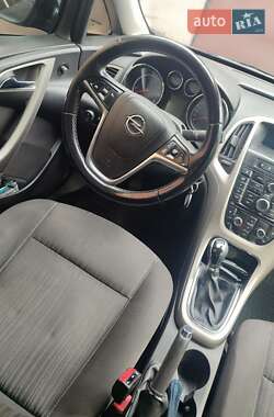 Хетчбек Opel Astra 2011 в 
