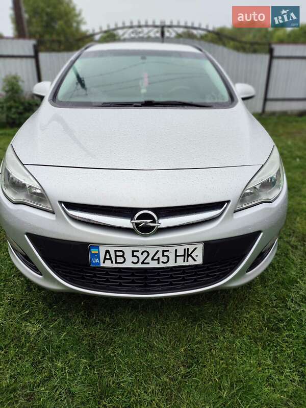 Универсал Opel Astra 2014 в Казатине