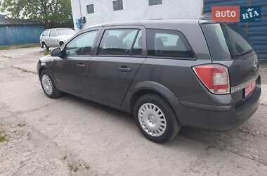 Универсал Opel Astra 2010 в 