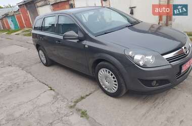 Универсал Opel Astra 2010 в 