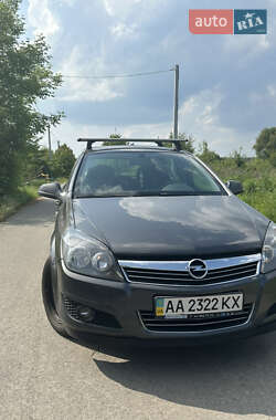 Универсал Opel Astra 2011 в 