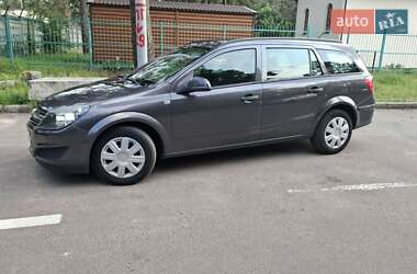 Универсал Opel Astra 2010 в 