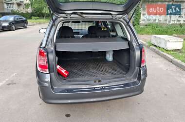 Универсал Opel Astra 2010 в 