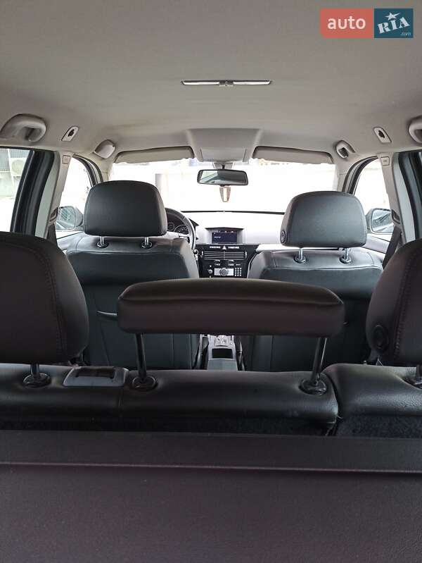 Универсал Opel Astra 2009 в Самборе