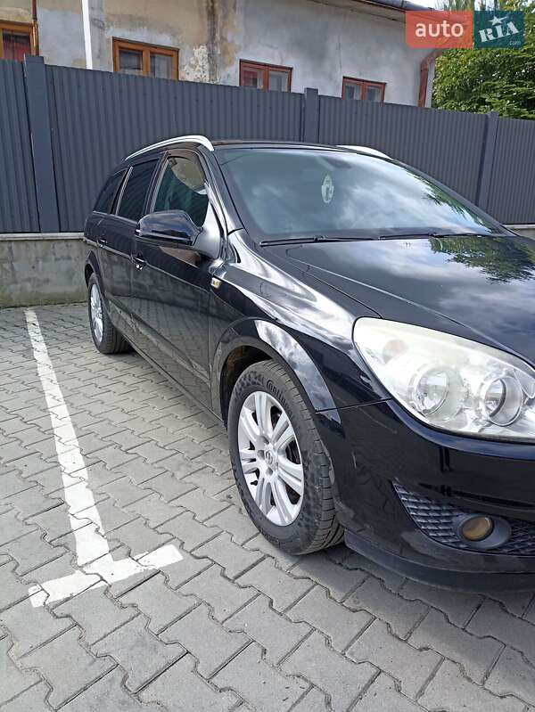 Универсал Opel Astra 2009 в Самборе