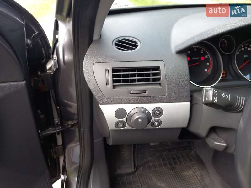 Хэтчбек Opel Astra 2009 в Киеве