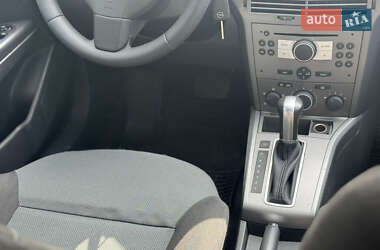 Хэтчбек Opel Astra 2005 в 