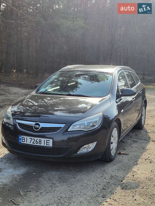 Opel Astra 2012