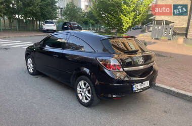 Купе Opel Astra 2005 в 