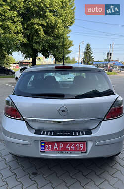 Хэтчбек Opel Astra 2009 в 
