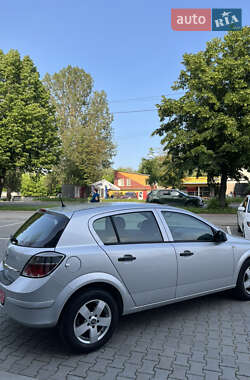 Хэтчбек Opel Astra 2009 в 