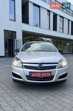 Хэтчбек Opel Astra 2009 в 
